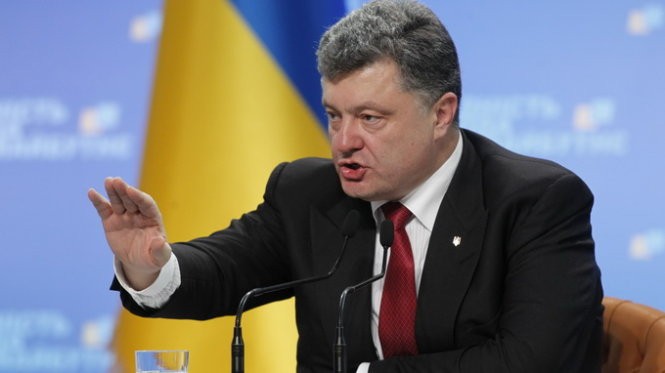 Presiden Petro Poroshenko: perang di Ukraina sedang berangsur-angsur berhenti - ảnh 1