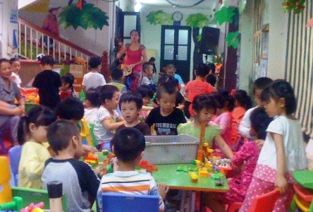 UNICEF berkomitmen membantu Vietnam dalam merawat anak-anak - ảnh 1