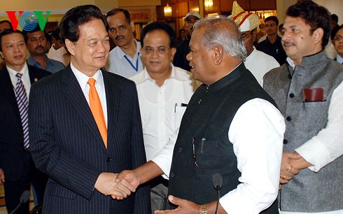 PM Nguyen Tan Dung memulai kunjungan resmi di India - ảnh 1