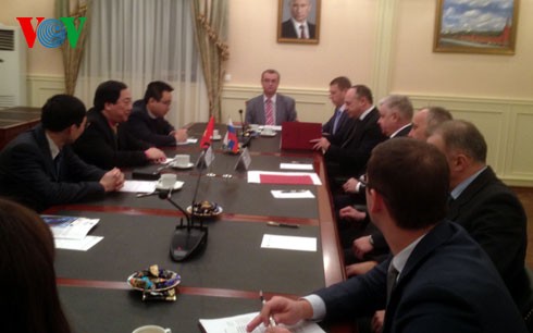 Vietnam dan Federasi Rusia mendorong kerjasama ketenaga-kerjaan - ảnh 1