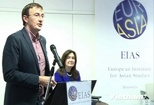 EISA mengadakan lokakarya tentang buku mengenai Laut Timur, tulisan wartawan Bill Hayton - ảnh 1