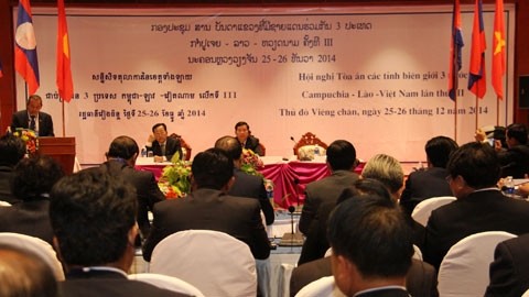 Konferensi Pengadilan provinsi-provinsi perbatasan dari tiga negara Vietnam-Laos-Kamboja dibuka - ảnh 1