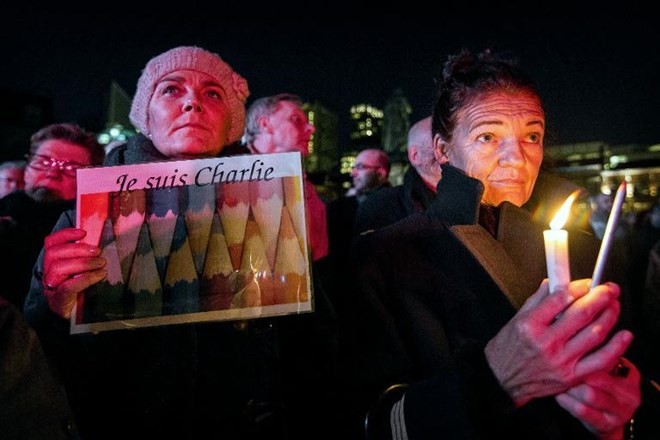 Dunia menyatakan solidaritas kepada Perancis - ảnh 1