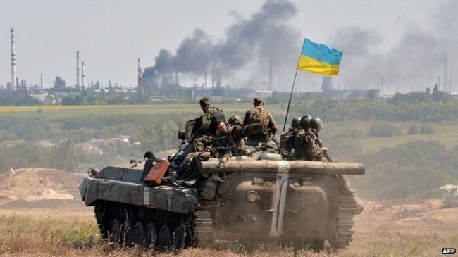 Presiden Ukraina menandatangani dekrit memobilisasi lagi 50.000 serdadu masuk pasukan persiapan - ảnh 1