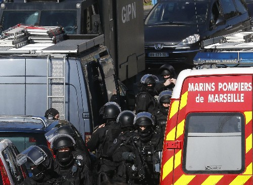 Polisi Perancis diserang - ảnh 1