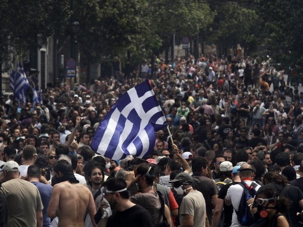 Pawai untuk mendukung haluan menghapuskan kebijakan “memperketat ikat pinggang” dari Pemerintah Yunani - ảnh 1