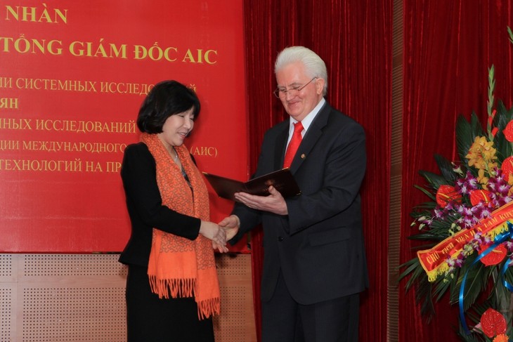 Ilmuwan wanita Vietnam pertama menerima hadiah IASS dan Bintang Vernadski - ảnh 1