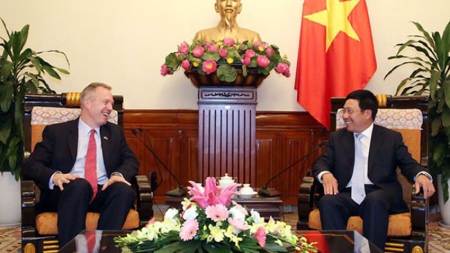 Deputi PM, Menlu Vietnam Pham Binh Minh menerima Duta Besar AS, Ted Osius - ảnh 1