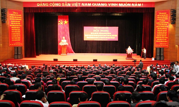 Provinsi Lao Cai aktif belajar dan bertindak sesuai dengan keteladanan moral Ho Chi Minh - ảnh 1