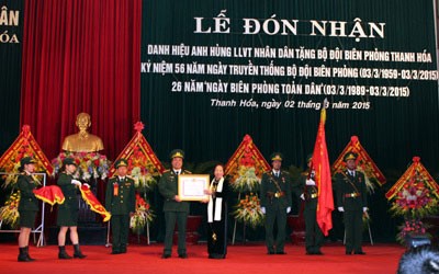 Prajurit tentara perbatasan provinsi Thanh Hoa menerima Gelar Pahlawan Angkatan Bersenjata Rakyat - ảnh 1