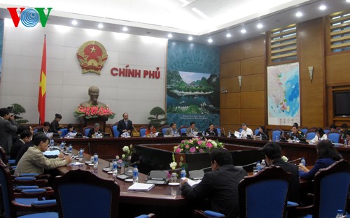 Deputi PM Nguyen Xuan Phuc memimpin sidang ke-4 Badan Pengarahan Pembaruan untuk meningkatkan klarifikasi hukum - ảnh 1