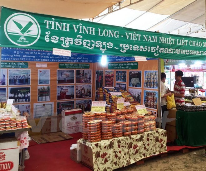 Vietnam berpartisipasi pada Pekan raya perdagangan Kampong Speu 2015 - ảnh 1
