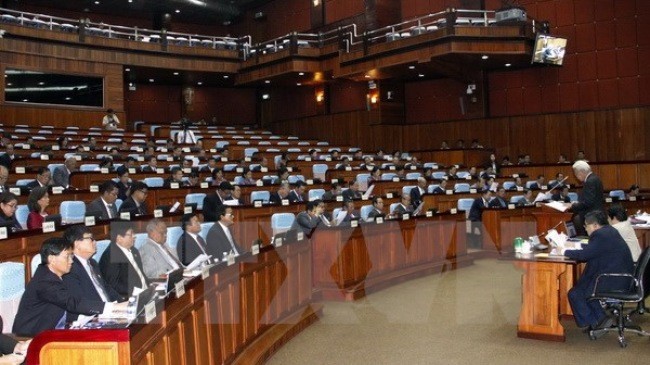 Parlemen Kamboja mengesahkan dua UU baru mengenai Pemilu - ảnh 1
