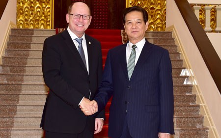 PM Vietnam, Nguyen Tan Dung menerima Ketua Parlemen Kerajaan Swedia dan Duta Besar  Federsi Rusia - ảnh 1