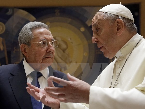 Paus Franciskus I menerima Presiden Kuba, Raul Castro - ảnh 1
