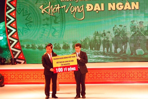 Kira-kira 170 miliar dong Vietnam diberikan untuk membantu program jaring pengaman sosial daerah Tay Nguyen - ảnh 1