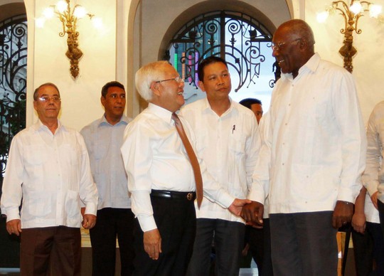 Pimpinan kota Ho Chi Minh menerima delegasi tingkat tinggi Partai Komunis Kuba - ảnh 1
