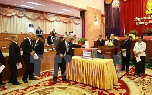 Majelis Tinggi Kamboja memilih Ketua dan Wakil  Ketua baru - ảnh 1