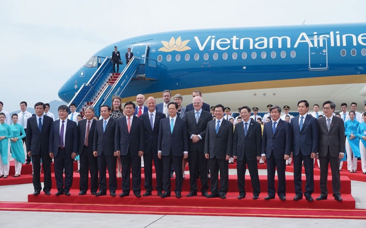 Vietnam Airlines merupakan maskapai penerbangan pertama di Asia yang menerima pesawat terbang Airbus A350-900 - ảnh 1