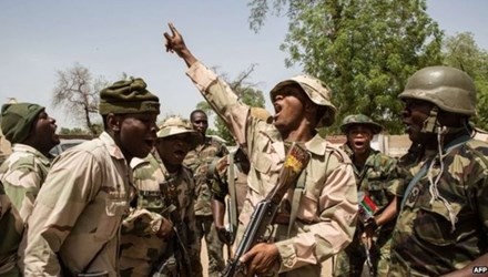 Nigeria menyelamatkan kira-kira 180 sandra yang ditahan oleh Boko Haram - ảnh 1