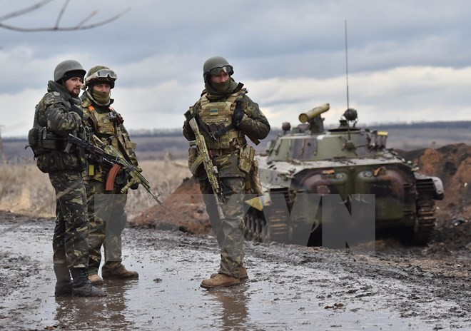 Pemerintahan Ukraina menutup beberapa jalan menuju ke  Donetsk dan Lugansk - ảnh 1