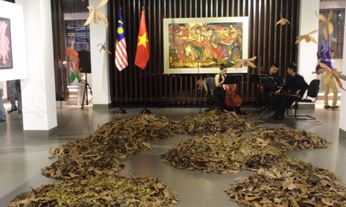 Pameran temu pergaulan seni rupa Vietnam-Malaysia - ảnh 1