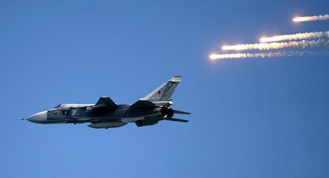 Angkatan Udara Rusia menghancurkan banyak sasaran IS di Suriah - ảnh 1