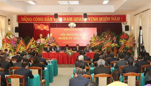  Organisasi Partai Komunis Vietnam di luar negeri turut melaksanakan dengan sukses garis politik hubungan luar negeri dalam periode integrasi internasional - ảnh 1