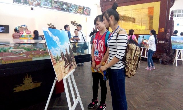 Pameran foto “Pusaka-pusaka dunia dari ASEAN” di kota Hanoi - ảnh 1