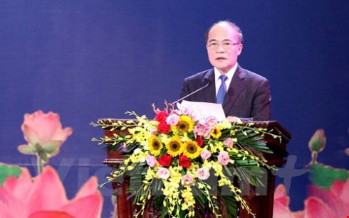 Rapat umum memperingati ultah ke-40 Hari Nasional RDR Laos (2/12) - ảnh 1