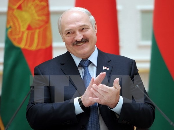 Presiden Republik Belarus,  Aleksandr Grigorievich Lukashenkomemulai kunjungan kenegaraan di Vietnam - ảnh 1