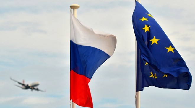 Kalangan otoritas Uni Eropa mendesak supaya bersama dengan Rusia  saling menghapuskan sanksi-sanksi - ảnh 1