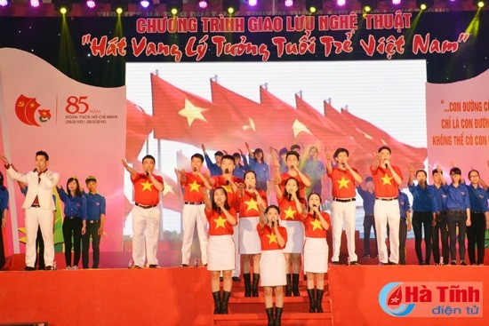 Berlangsung aktivitas-aktivitas praksis untuk memperingati ultah ke-85 berdirinya Liga Pemuda Komunis Ho Chi Minh - ảnh 1