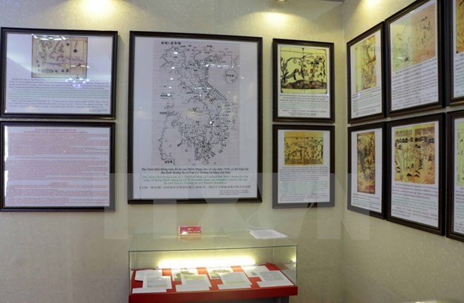 Pamaren peta, dokumen “Hoang Sa – Truong Sa wilayah Vietnam – Bukti-bukti sejarah dan dasar hukum” di provinsi Hoa Binh - ảnh 1