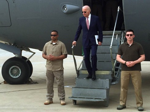 Wakil Presiden AS, Joe Biden dengan tiba-tiba mengunjungi Irak - ảnh 1
