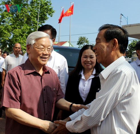 Sekjen Nguyen Phu Trong melakukan kunjungan kerja di provinsi Ba Ria-Vung Tau - ảnh 1