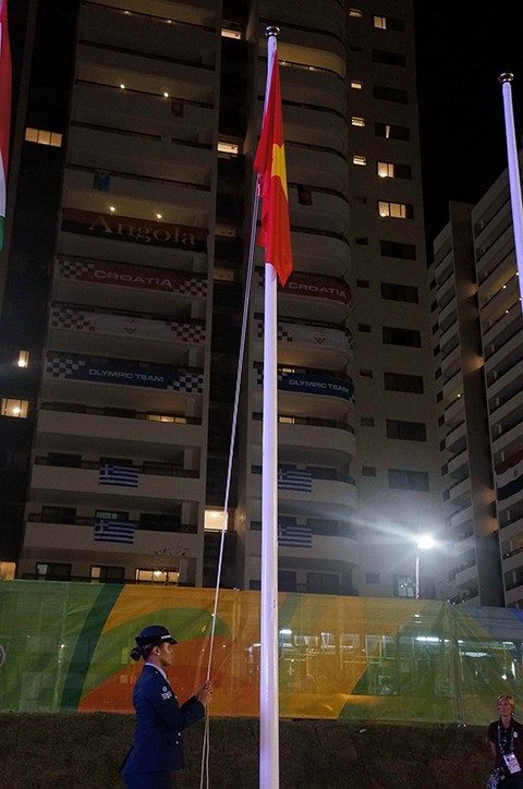 Upacara penaikan bendera kontingen olahraga Vietnam di Olimpiade 2016 - ảnh 1