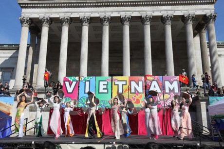  Pemuda-mahasiswa Vietnam di AS berkiblat ke kampung halaman - ảnh 1