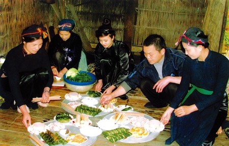 Acara makan yang mengusir kemalangan dan adat menyongsong Hari Raya Tet dari warga etnis minoritas Nung - ảnh 1