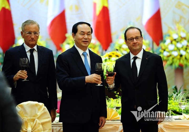 Presiden Republik Perancis, Francois Hollande mengakhiri dengan baik kunjungan kenegaraan di Viet Nam - ảnh 1