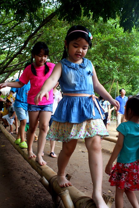 Anak-anak Ibukota Hanoi menyambut Festival Medio Musim Rontok di Museum Etnologi Vietnam - ảnh 10