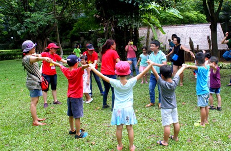Anak-anak Ibukota Hanoi menyambut Festival Medio Musim Rontok di Museum Etnologi Vietnam - ảnh 9
