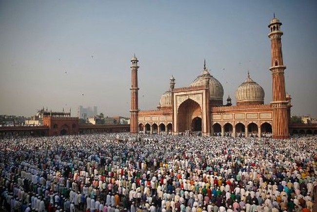 Lebih dari 1,5 miliar umat Muslim di dunia menyambut Hari Raya Idul Adha - ảnh 1