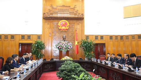 Deputi PM Truong Hoa Binh menerima Gubernur provinsi Aichi, Jepang - ảnh 1