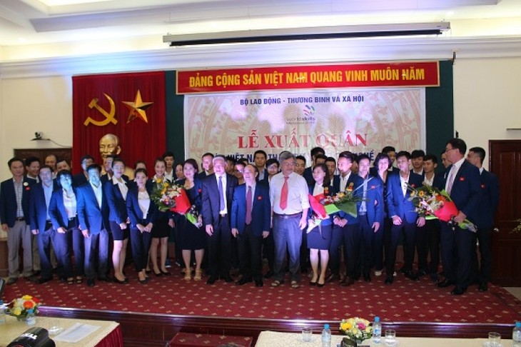 Acara pemberangkatan pasukan rombongan Vietnam peserta Ujian Ketrampilan ASEAN yang ke-11 tahun 2016 - ảnh 1