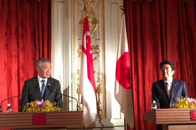 Pimpinan Jepang-Singapura mengadakan pembicaraan untuk memperkuat hubungan bilateral - ảnh 1