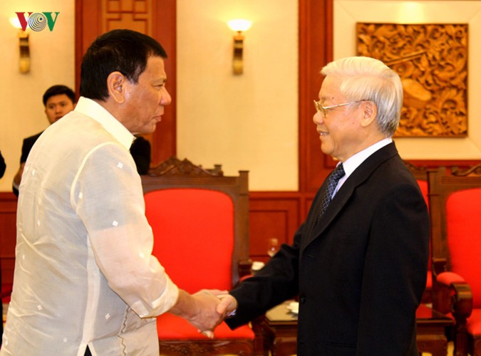 Panorama kunjungan resmi Presiden Filipina di Vietnam  - ảnh 7