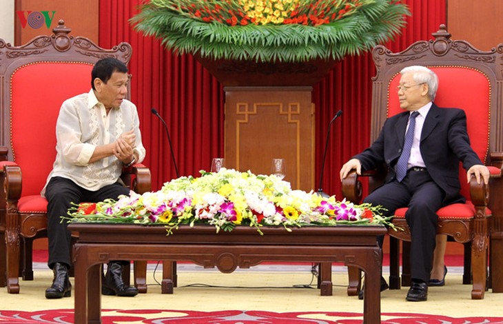 Panorama kunjungan resmi Presiden Filipina di Vietnam  - ảnh 8