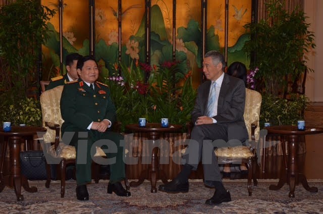 Mendorong kerjasama pertahanan Vietnam – Singapura semakin praksis dan efektif - ảnh 1