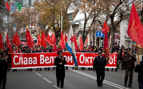 Aktivitas-aktivitas memperingati ultah ke-99 Revolusi Oktober Rusia - ảnh 1